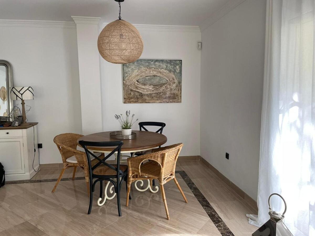 Elviria Luxe - *