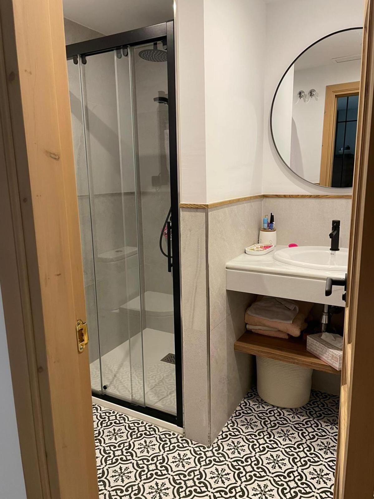 Elviria Luxe - *